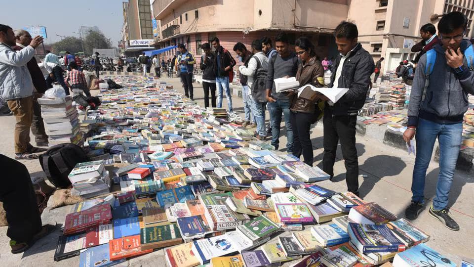 Daryaganj Sunday Book Market